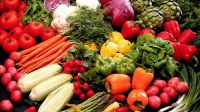 استقرار أسعار الخضراوات والفاكهة بسوق الجملة اليوم