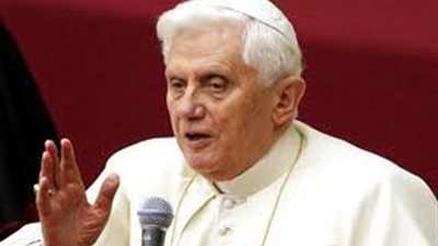 بابا الفاتيكان يهاجم الحكومات الأوربية بسبب الشواذ