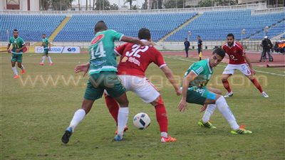 بالصور.. الأهلي يتصدر قمة الدوري بالفوز على الاتحاد بهدف «أنطوي»
