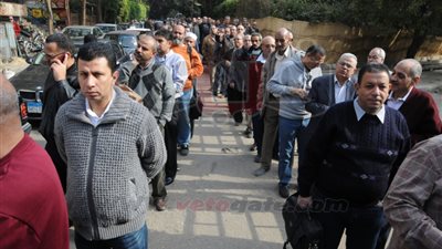 الإخوان والسلفيون يحتشدون بكثافة فى مدرسة الوراق