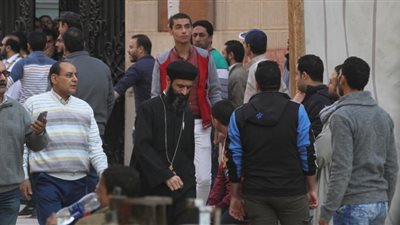 انحراف الإخوان عرض مستمر.. حملات تشكيك لإلصاق مسئولية حادث كنيسة حلوان في رقبة أجهزة الأمن.. قيادي مقرب من الجماعة يعتبر الأقباط أقلية.. الجزيرة تصف الشهداء بالقتلى.. باحث: انفصال عن الواقع