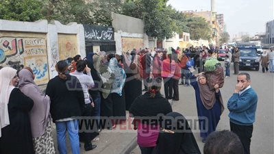 تكدس الناخبين وبطء عمليات التصويت بلجان الاستفتاء بدمياط