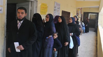 تأخر فتح اللجان شعار 