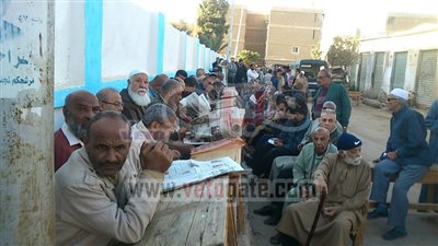 الحرية والعدالة: سيارة تحمل شعار 