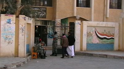 إقبال ضعيف وتأخر قضاة  بالأقصر