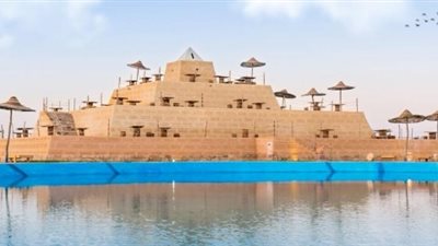 تجربة جديدة للعلاج الفرعوني والصيني بقرية الطب في مرسى علم (صور)