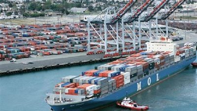 وصول وسفر 1532 راكبا بميناء نويبع وتداول 143 شاحنة