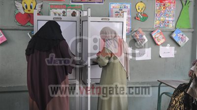 مدير أمن مطروح يتفقد الحالة الأمنية في لجان الاستفتاء