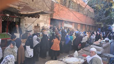 بالصور.. استياء الناخبين بإمبابة من بطء التصويت