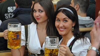 «البيرة» مجانًا مقابل تنظيف الشوارع في ألمانيا