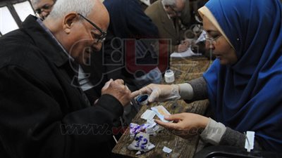 التعدي على مراقبة داخل لجنة بالمنيا