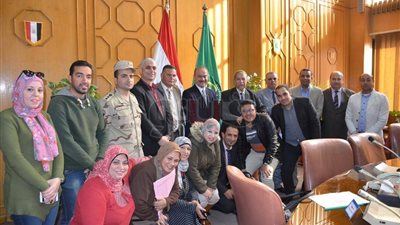 محافظ الإسماعيلية يستعرض ملف استرداد أراضي الدولة (صور)