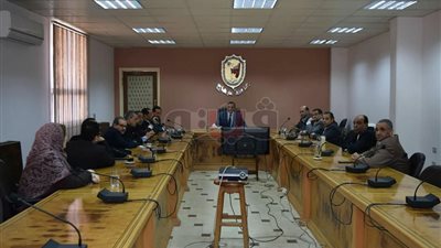 رئيس جامعة سوهاج يبحث تشكيل «مجلس أطباء» لمراجعة الشكاوى
