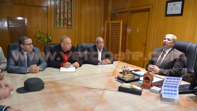 بالصور.. استعجال البدء في تنفيذ مشروع مجمع محاكم فايد