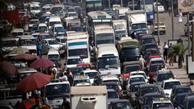 شلل مرورى أعلى الطريق الدائرى بمسطرد بسبب الأمطار