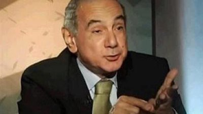 وزير الإسكان يدلى بصوته فى معهد بحوث النباتات