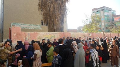 الشعبى الاشتراكى يرصد فى تقريره الثانى «مخالفات بالجملة» لأعضاء الحرية والعدالة بتوجيه الناخبين للتصويت بنعم