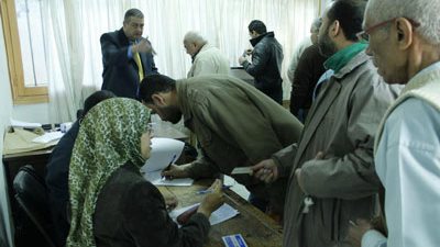 أتوبيسات إخوانية لنقل ناخبى إمبابة