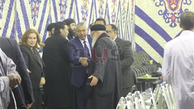 الأنبا بسنتي في عزاء شهداء كنيسة مارمينا (صور)