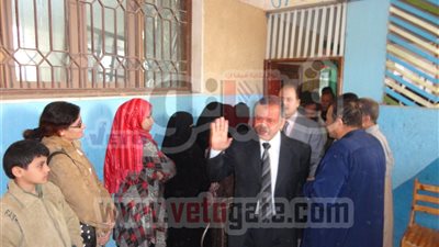 محافظ المنيا: لا أحد يستطيع منع الأقباط من الاستفتاء