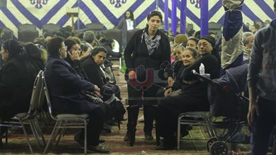 عميد كلية آداب حلوان ونائب العمرانية في عزاء شهداء «مارمينا»