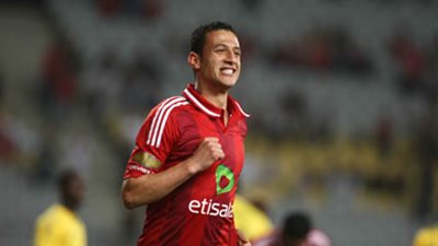 «عبد الظاهر» يغسل أحزانه بالعمرة