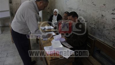 محافظ الفيوم يتفقد لجان الاستفتاء بالمحافظة