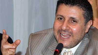 استقالة المستشار مكي تزيد  تكهنات النشطاء.. وسام: طبيعية للدستور.. أبو بكر: ننتظره معارضًا..الصياد: حفاظا على هيبة العدل