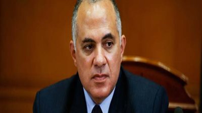 وزير الموارد المائية والري يصل إلى مطار شرم الشيخ