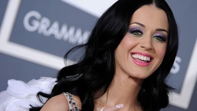 كاتي بيري ترقص على «بشرة خير» في أبو ظبي (فيديو)