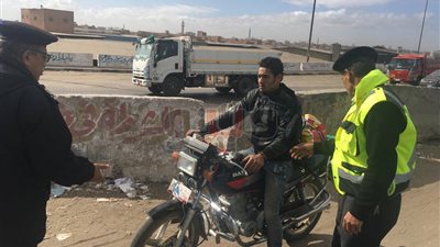 المرور تشن حملات للكشف عن متعاطي المواد المخدرة أعلى الطرق (صور)