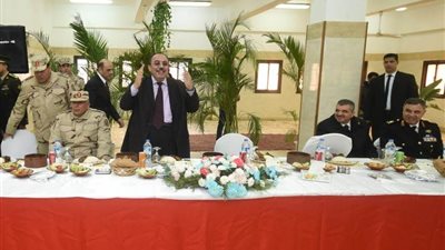 «عبدالظاهر» يزور معسكر الأمن المركزي بمرغم للتهنئة بأعياد الشرطة