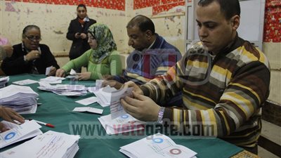 المرحلة الثانية من الاستفتاء.. أبرز ما جاء في الصحف المصرية اليوم.. و