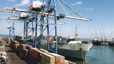 ميناء الإسكندرية يستقبل 3 سفن مواد بترولية