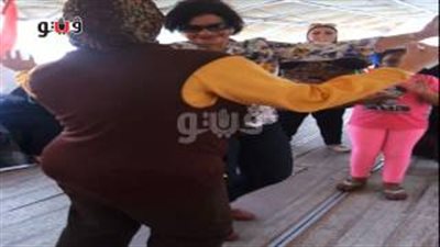 بالفيديو.. وصلة رقص على أنغام «تسلم الأيادي» بالمسيرة النيلية لدعم «السيسي»