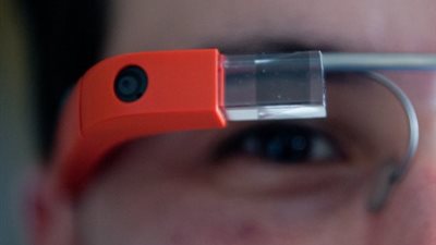 الفنانة أيفي روس تتولى إدارة تطوير مشروع نظارة جوجل