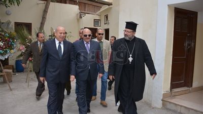 محافظ دمياط ومدير الأمن يتفقدان تأمين الكنائس (صور)