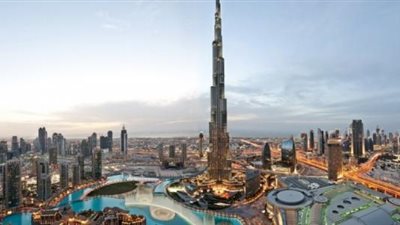 برج خليفة يستقبل 2018 بعرض النافورة الراقصة (فيديو)