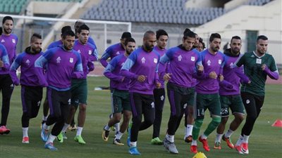 المصري يواصل استعداداته لسموحة وسط طقس شديد البرودة(فيديو وصور)