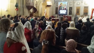 توافد الأقباط على الكنيسة المرقسية لحضور قداس رأس السنة بالإسكندرية (صور)