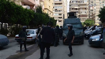 دوريات أمنية تجوب محيط مترو «عزبة النخل»