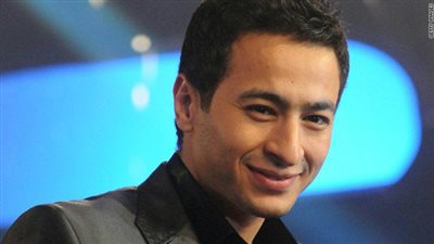 حمادة هلال: أبويا علقني من رجلي في فرح شعبي