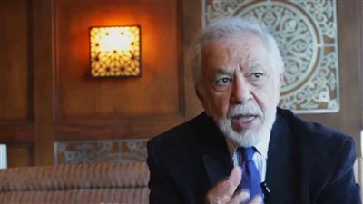 خبير اقتصادي يطالب الدولة بوقف نزيف الاقتراض من الخارج