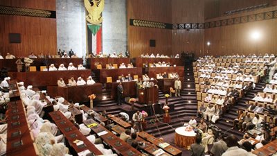 البرلمان السوداني يحذر الحكومة من ثورة الجياع