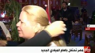 سياح الأقصر يرقصون على أنغام الفلكلور الشعبي (فيديو)