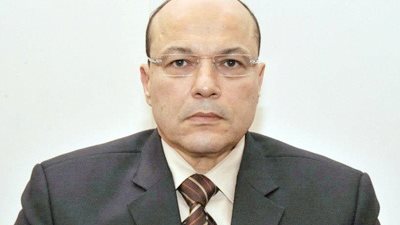 النائب العام يؤكد تمسكه بمنصبه