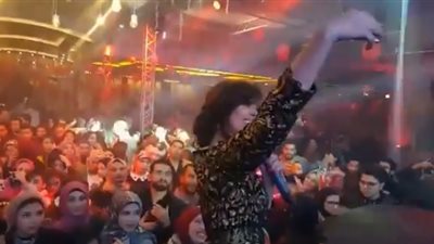 رنا سماحة تتألق في حفل رأس السنة بالإسماعيلية (فيديو)