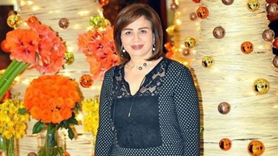 إلهام شاهين تهنئ جمهورها بالعام الجديد