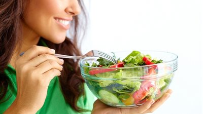 7 تصرفات لا تفعلها بعد تناول الطعام مباشرة