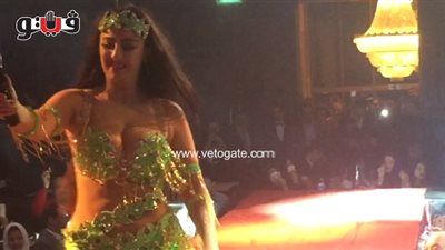 صافيناز للجمهور بحفل رأس السنة: مش هينفع أرقص وحدي لأني بحبكم (فيديو)